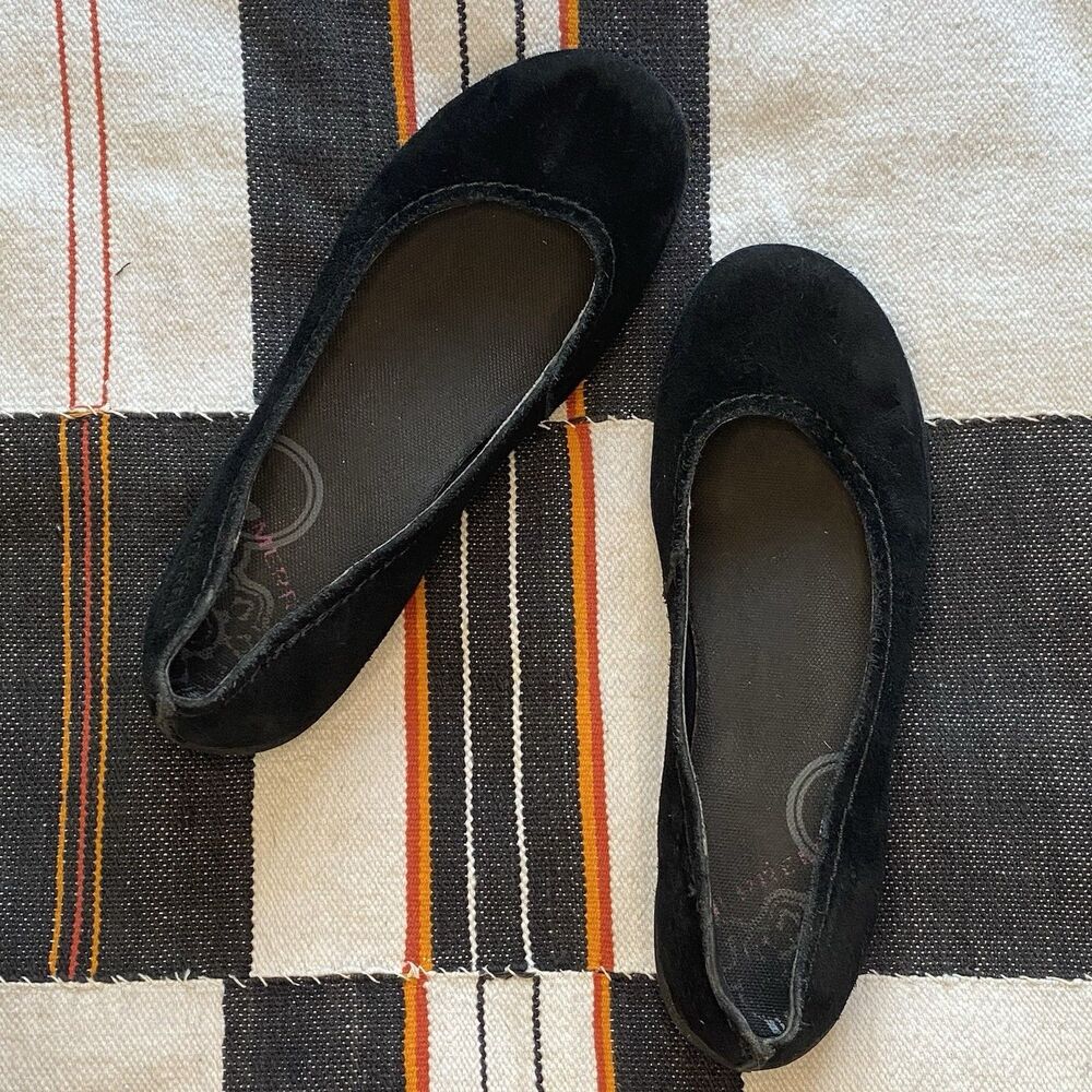 Merrell Black Suede Womens Slip On Ballet Flats. Size 6. Classic. Summer. Boho.